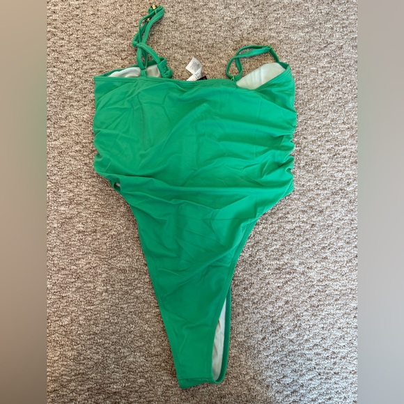 🛍️🛍️Pretty little thing swimsuit - Picture 4 of 5